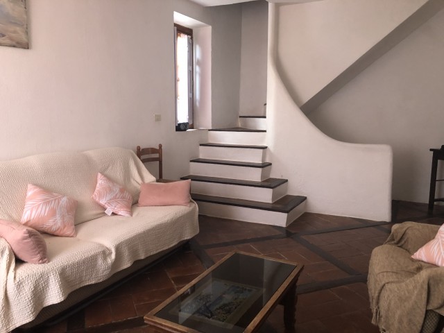 Salon acces chambre