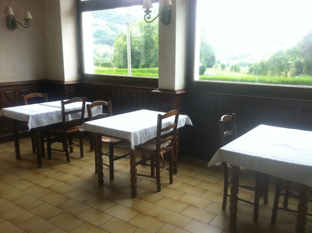Photo Chambre d'hte Lurbe st christau Bed & breakfast